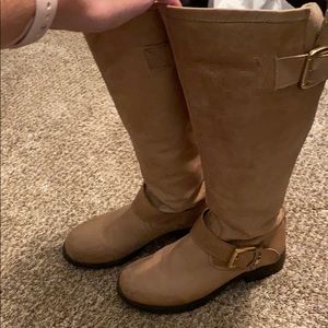 Steve Madden Barton 7.5 boots